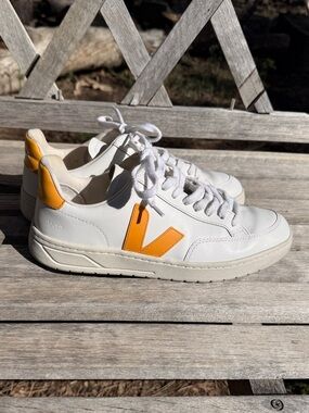 Veja Sneakers EUR 41, US 9.5